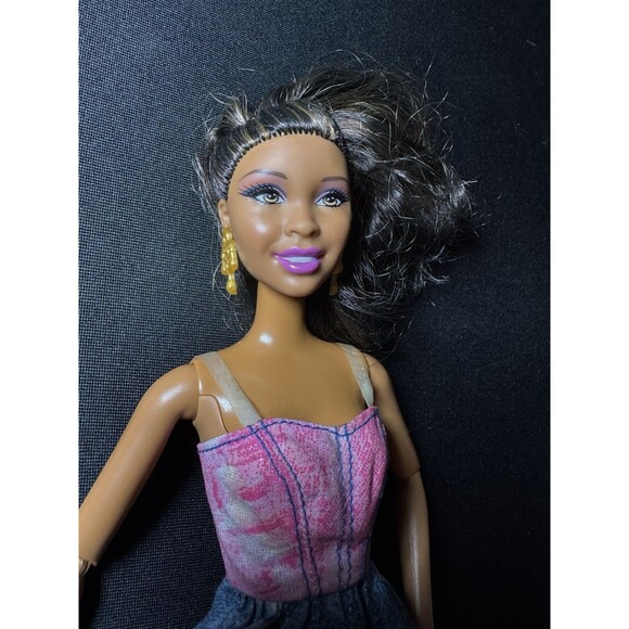 Barbie Fashionistas Swappin’ Styles Artsy Nikki Doll 2010 Articulated GUC - Picture 3 of 7